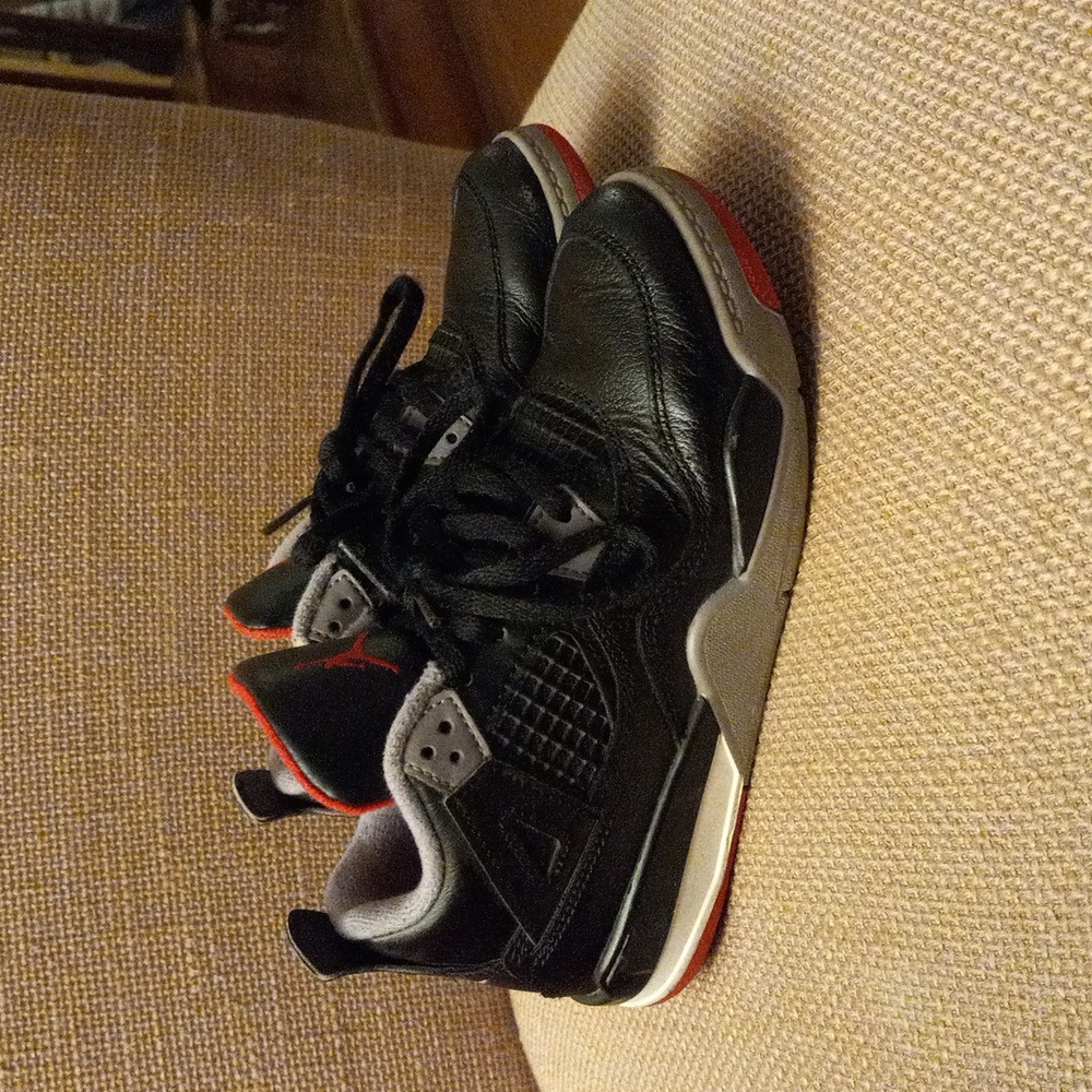 NIKE AIR JORDAN 1 Retro High Top Sneakers Size 1 Youth